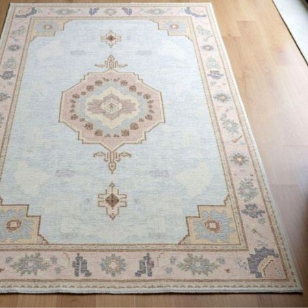 Handknotted Cream Oushak Wool Rug